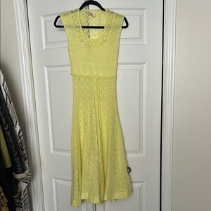 Vintage Yellow Sleeveless V-Neck A-Line Midi Dress